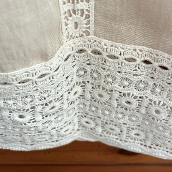 NWT Hem & Thread Women’s Cream Lace Blouse Size Small - Picture 4 of 12